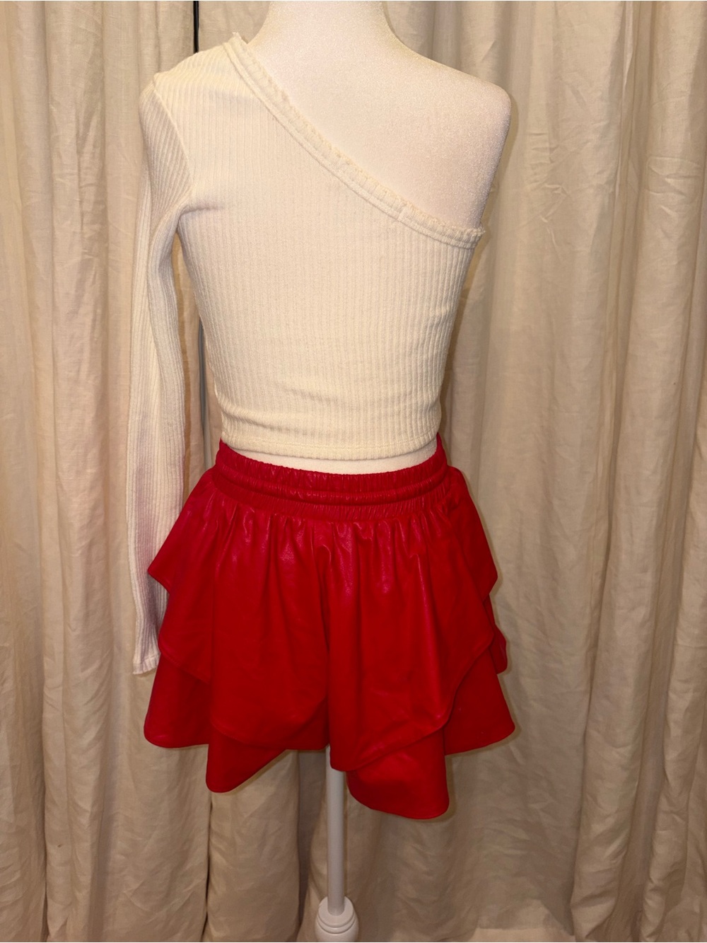 Lavish Red Ruffle-Layered Skort with Drawstring Waist - Picture 4 of 5